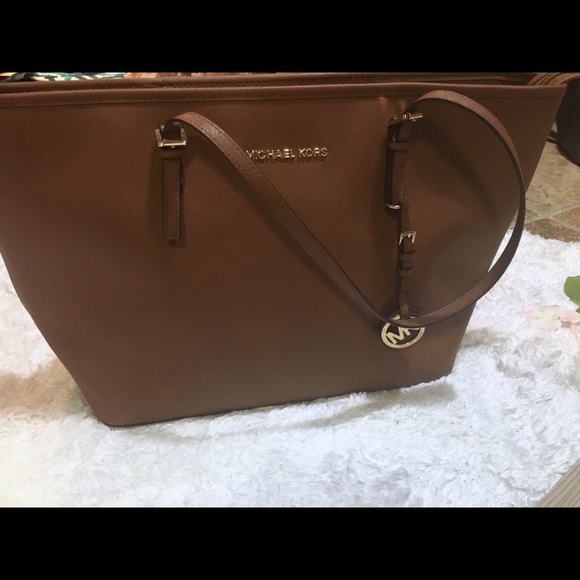 Michael Kors jet setter bag - Picture 4 of 5